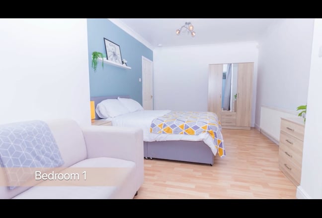 HUGE HOUSE!! Double Room with Ensuite Main Photo