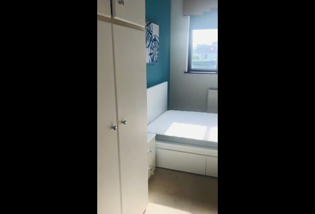 Video 1: Large Bedroom 1