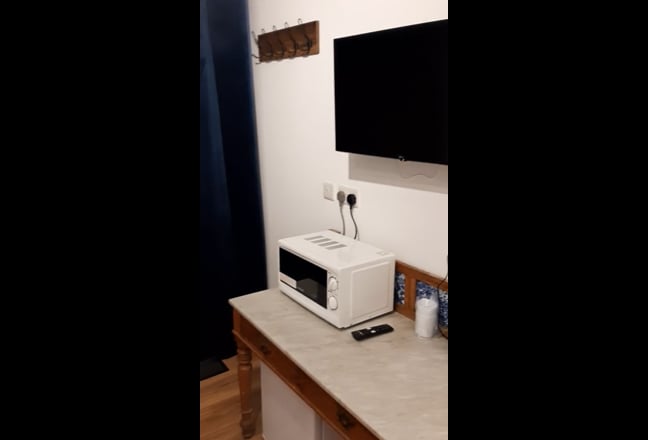 Self contained room with ensuite to rent Main Photo