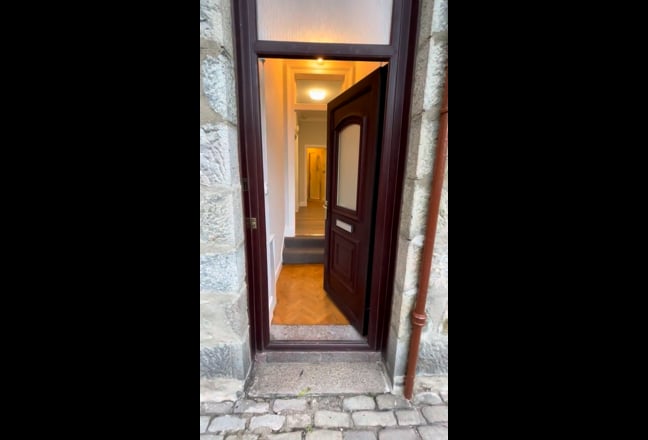 Video 1: Large Bedroom - Available