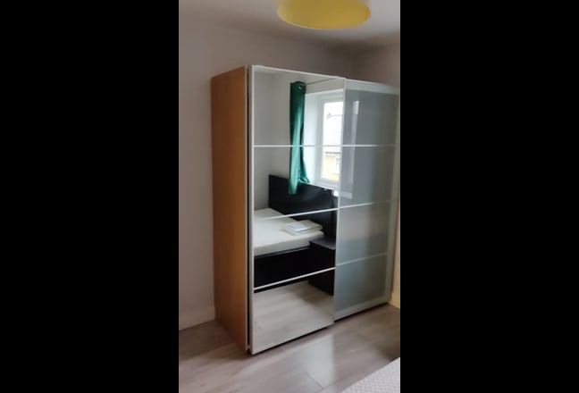 Recently renovated Penthouse off Cowley Road Main Photo