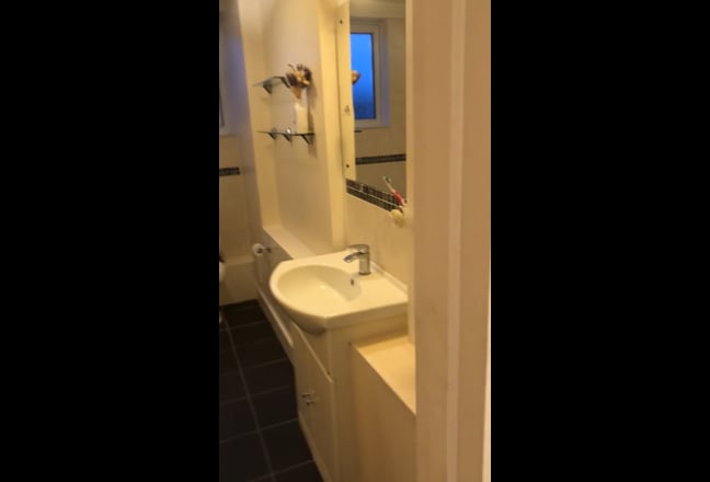 2 Bed Flat in Willesden NW2 Main Photo