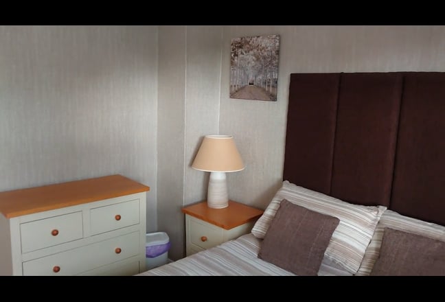 Double Room to Rent In Binfield  Main Photo