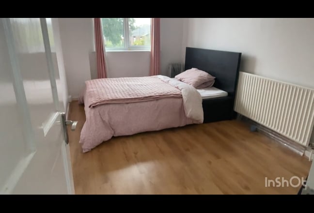 One share double room for working couples only  Main Photo