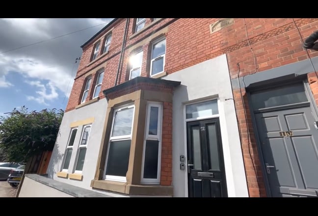 Video 1: Kitchen with Built-In Appliances 
