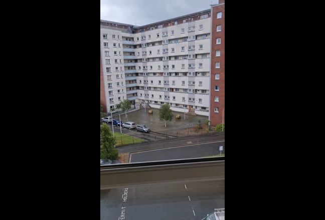 Room in postgrad flat on Holyrood Road, Bills inc  Main Photo