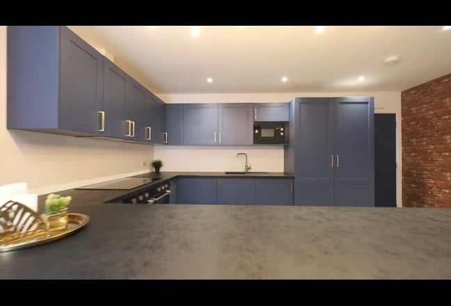 Video 1: Kitchen / Lounge
