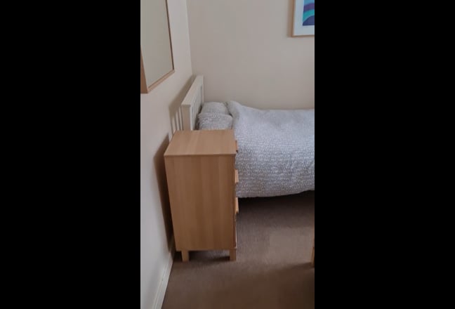 Postgraduate room, bills in rent, with Crag views  Main Photo
