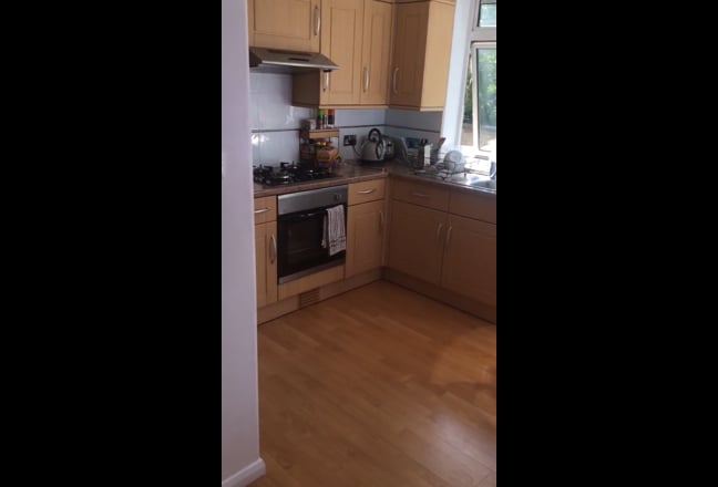Video 1: A clean bright flat in very good condition