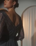 Video: Long gown with V-neck and sleeves