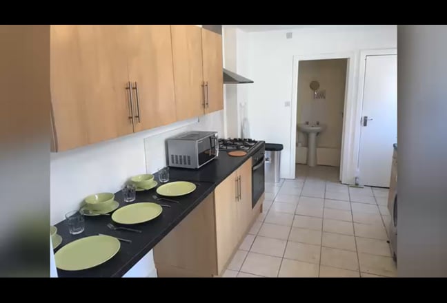 Stylish Shared Living – Prime Location Barnsley Main Photo