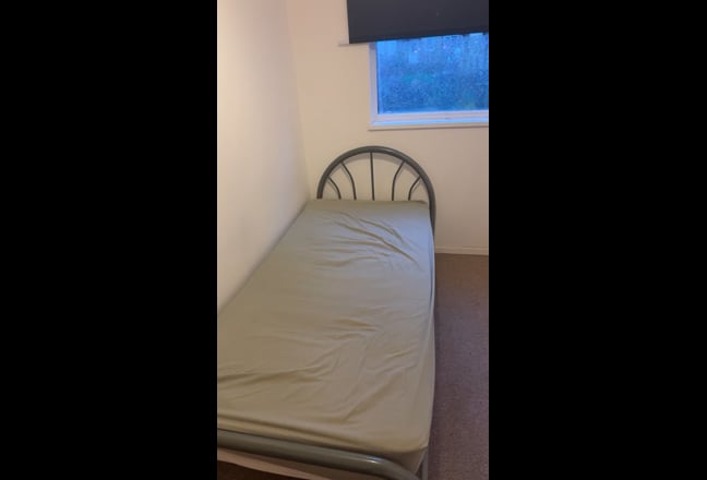 Furnished single bedroom in trusted house share Main Photo