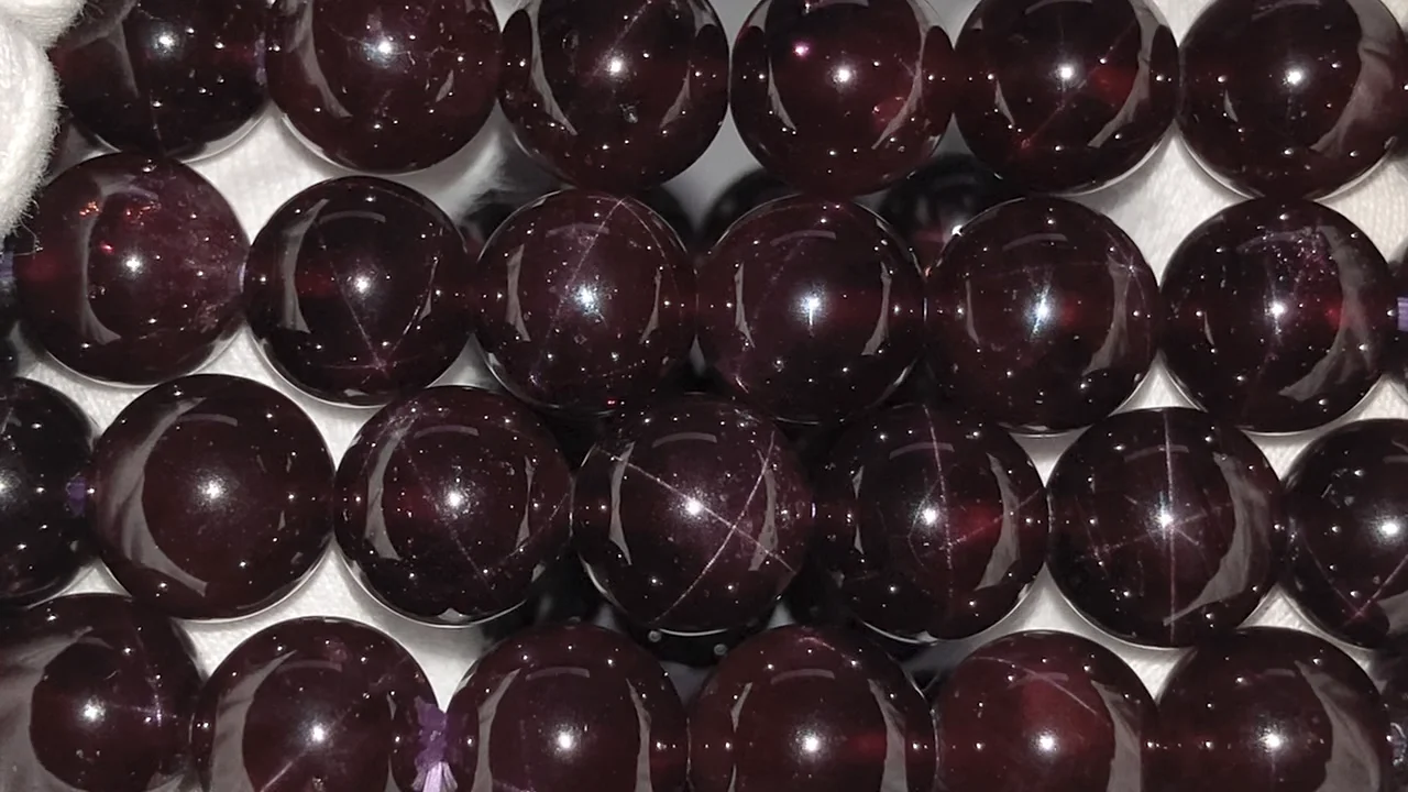 動画】スターガーネットAAA- ラウンド10mm 1連(ブレス) - 天然石ビーズ