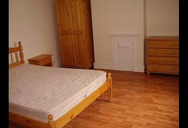 Spacious  Double Room to Rent - All Bills Included Main Photo