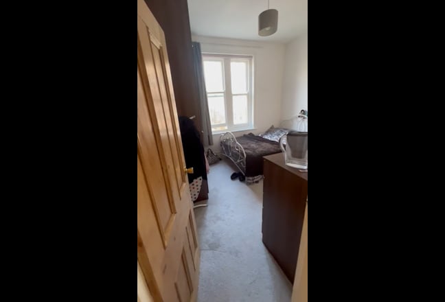 Bright, spacious double in mansion flat Main Photo