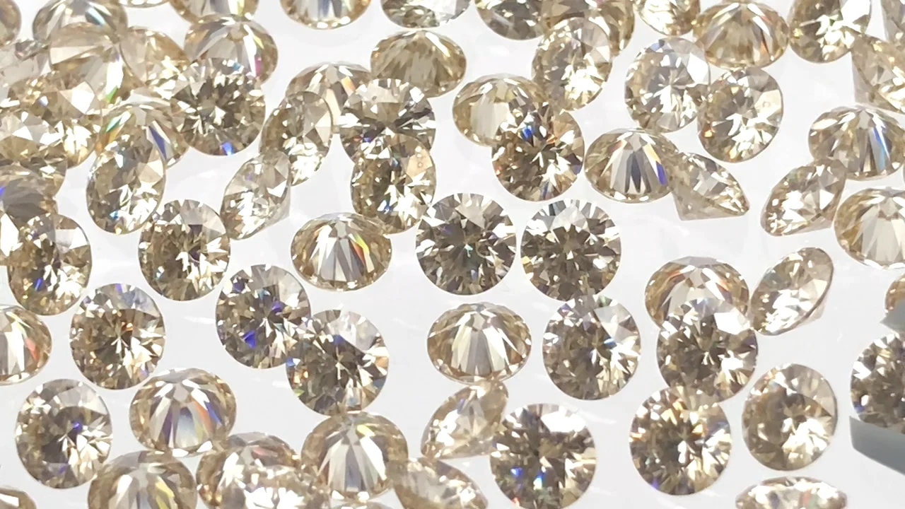 動画】モアサナイトAAA ルース ラウンドファセットカット4×4mm