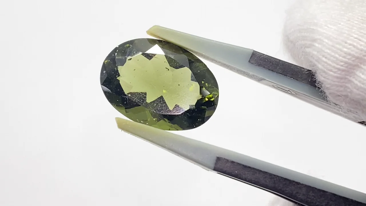 動画】【1点もの】宝石質モルダバイトAAA ファセットカット ルース 1粒