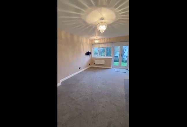 Desirable Blackheath SE3 2 🛌 Unfurnished Flat  Main Photo