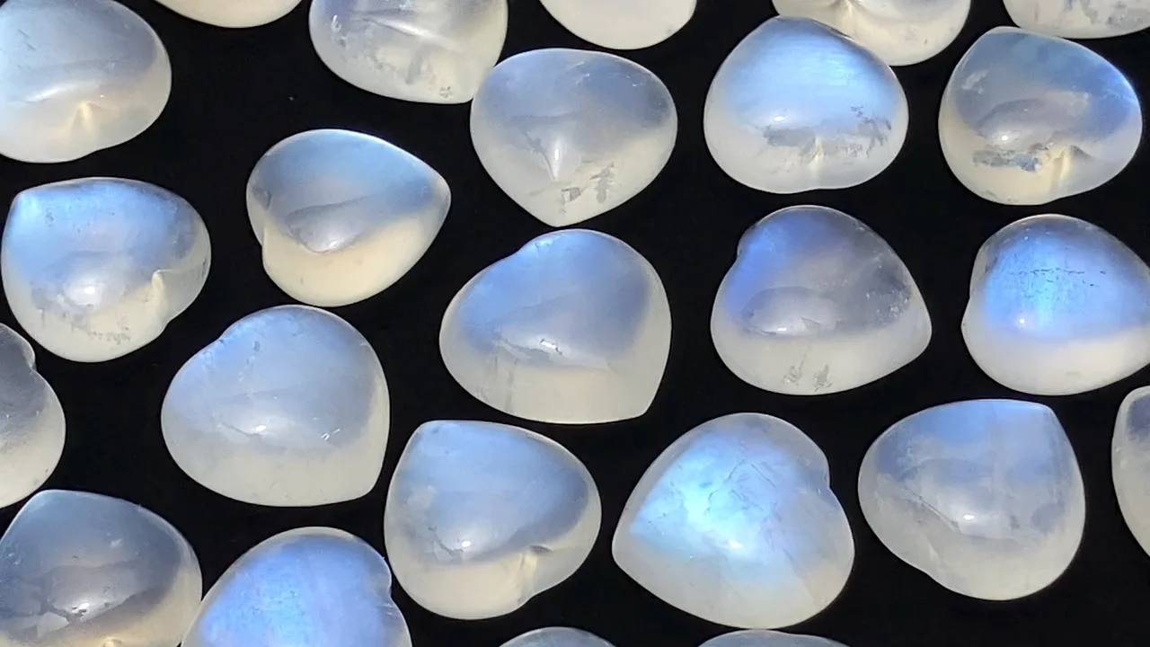 動画】ロイヤルブルームーンストーンAAA- 穴なしハート14mm 1個