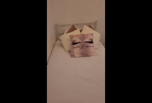 Warm cosy double room Main Photo