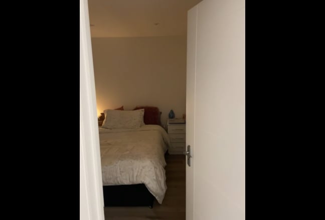 1 double bedroom in Newly built house Main Photo