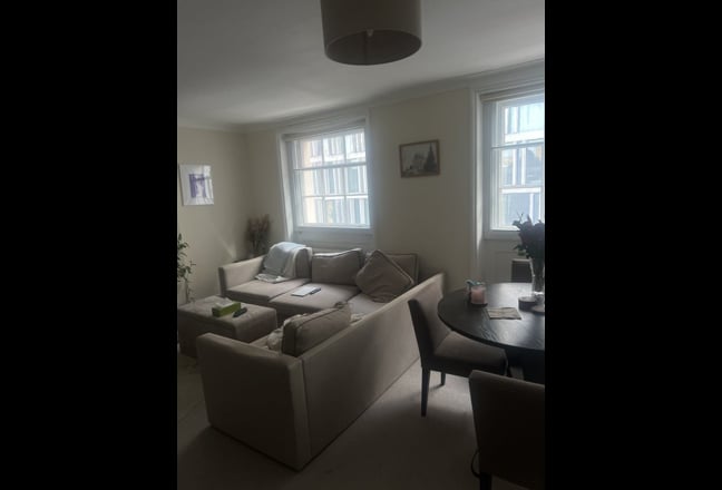 Double room for rent Hainault forest area  Main Photo