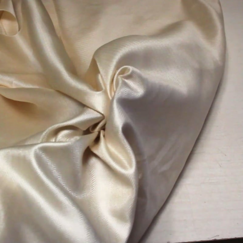 Vidéo: Mikado 100% soie - Chevron beige
