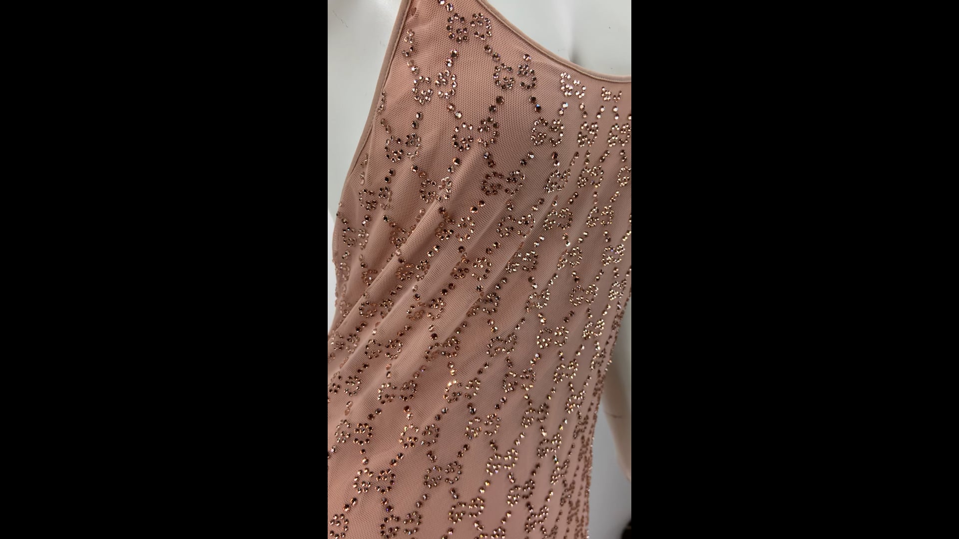 New Gucci 2023 Collection Crystal GG Stretch Nylon Tulle Dusty Pink Dress  It. 38