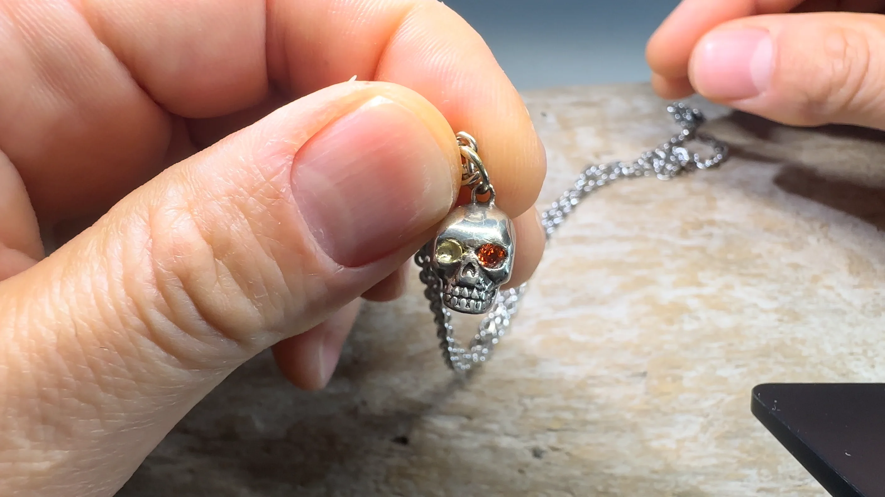 SKULL NECKLACE RED EYE(シルバースカルネックレス レッドアイ SKULL NECKLACE RED EYE(シルバースカルネックレス レッドアイ