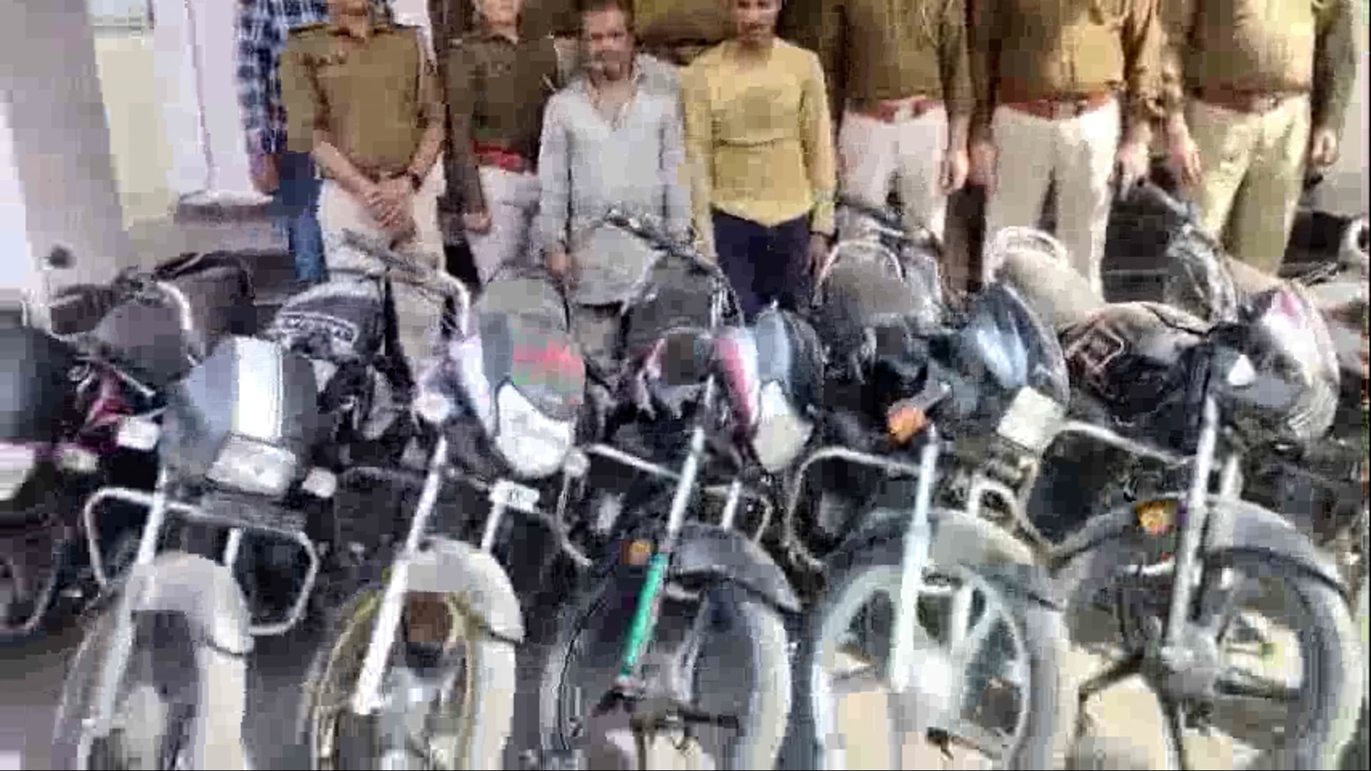 शातिर वाहन चोर पुलिस गिरफ्त में दो आरोपियों के कब्जे से बरामद हुए 11 दोपहिया वाहन, किशोरपुरा थाना पुलिस की कार्रवाई