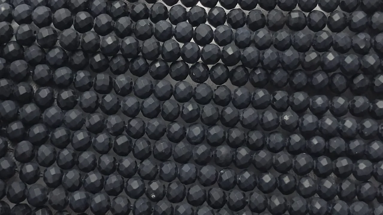 素晴らしい輝き】フロストオニキス ラウンドカット3mm 1連｜天然石
