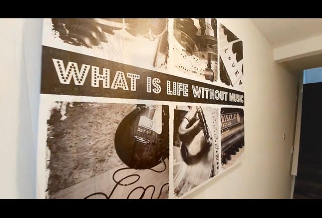 Video 1: room 4