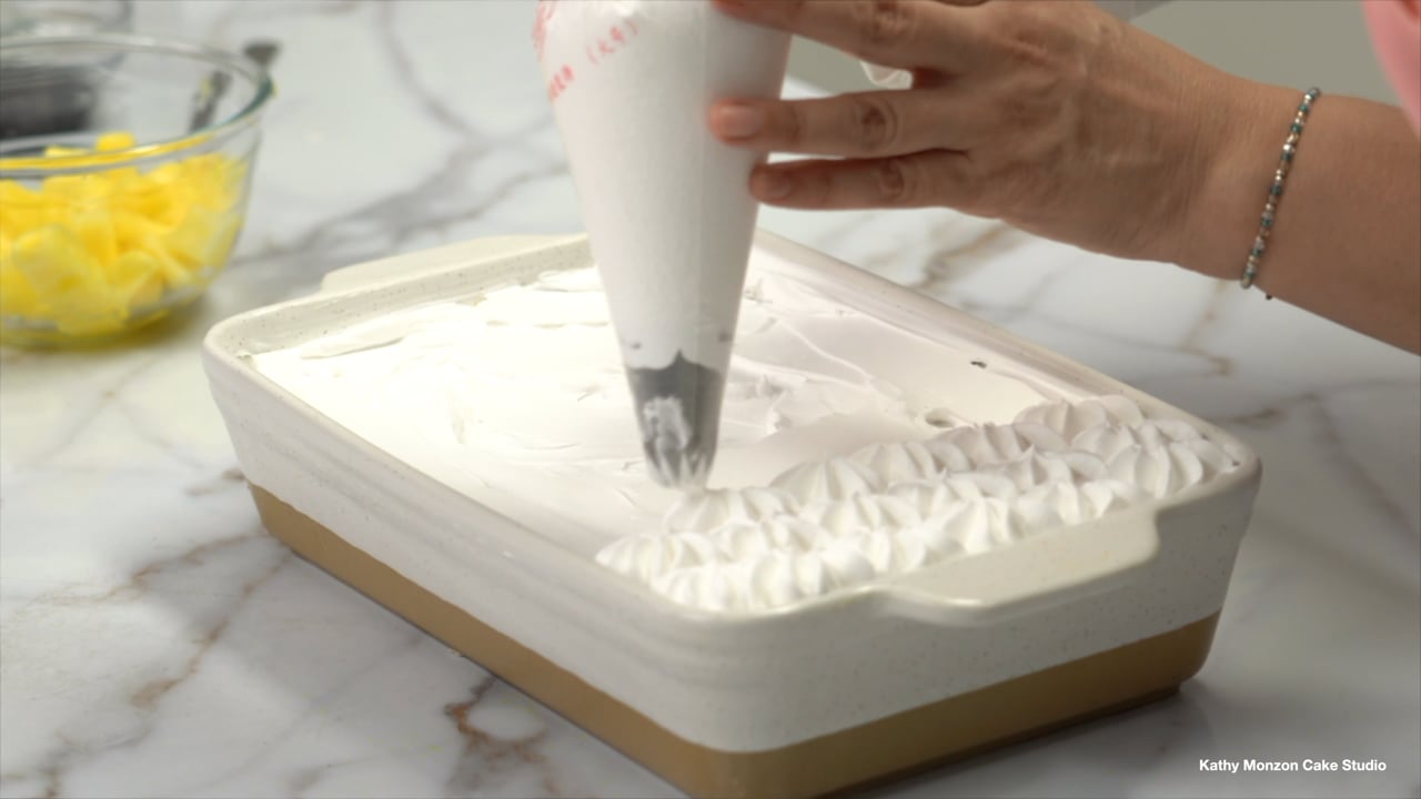 Decoración tres leches de piña
