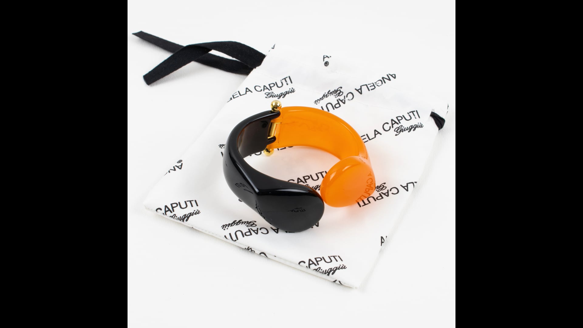 新品未使用　ANGELA CAPUTI の14連のゴムバングル　オレンジ 新品未使用 ANGELA CAPUTI の14連のゴムバングル オレンジ 新品未使用