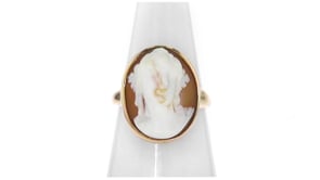C. 1950 Vintage Brown Shell Cameo Ring in 10kt Yellow Gold