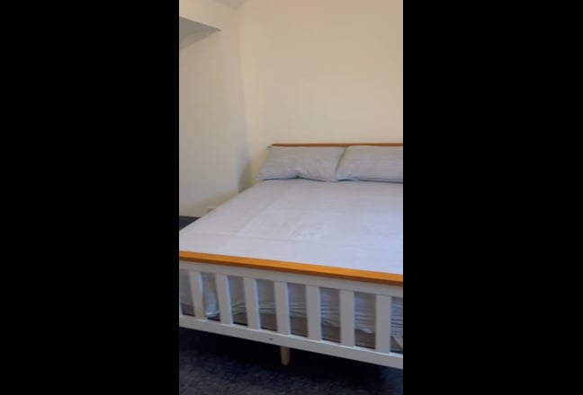 Spacious Double Room - Available Now Main Photo