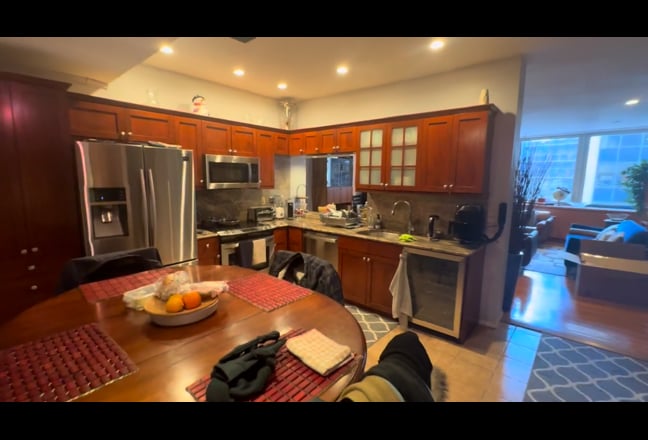 Furnished Bedroom in Large 3 Bedroom Available  Main Photo