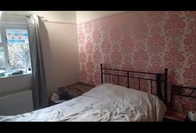 Large Double Room Available in a Shared House Main Photo