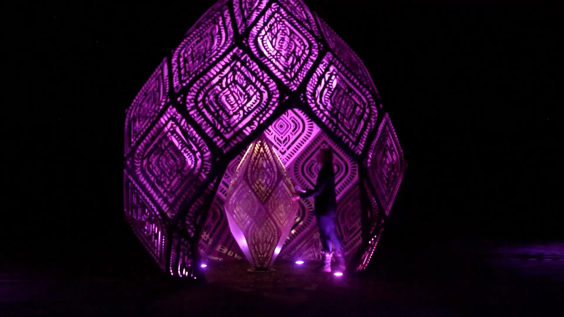 アート・デザイン・音楽 Interactive Installation Art & Design Interactive Installation Art & Design: Chen, Wang