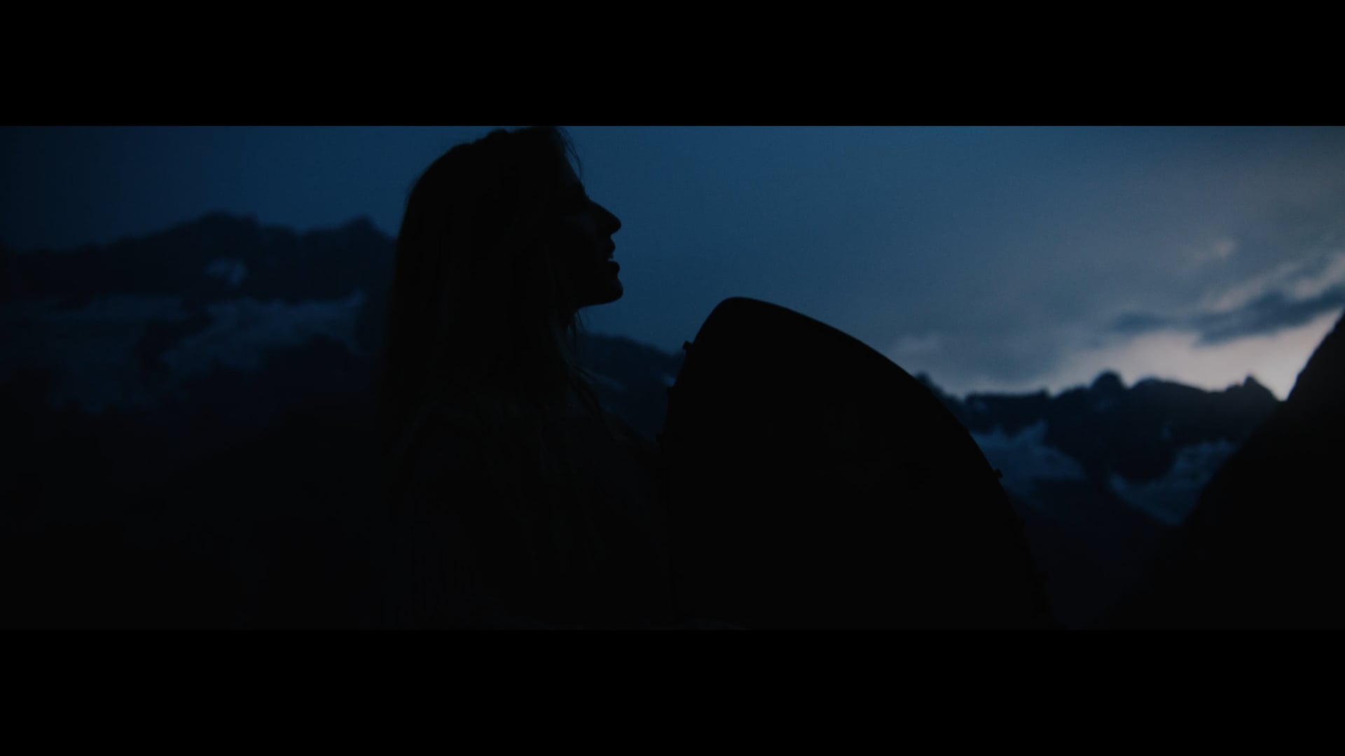 TVINNA - Musikvideo "Louga"