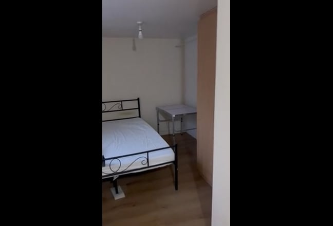 Studio room with en-ensuite in Bedfont, TW14 Main Photo