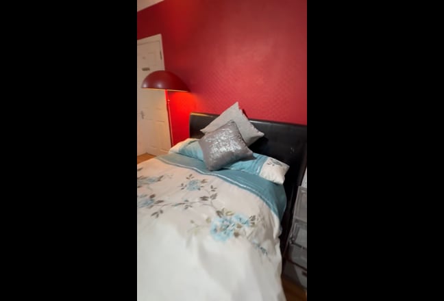 Spacious Double Bedroom for Single Female Ocupant Main Photo