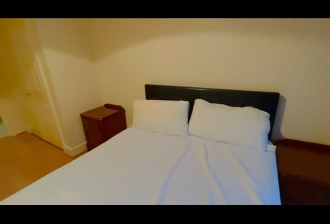 Rare - 2 Bed shared apartment near st james park Main Photo