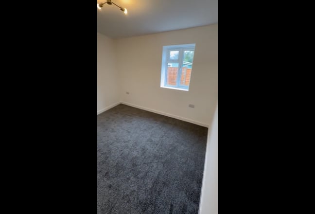 1 Bedoom ground floor flat with garden Main Photo