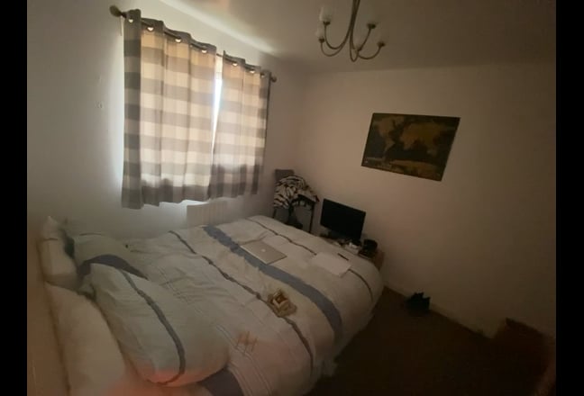 Double room for rent in a 3 bed  Main Photo