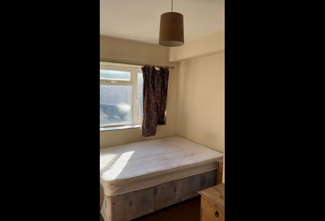 En Suite Double Room (1st June)-Couples Welcome Main Photo