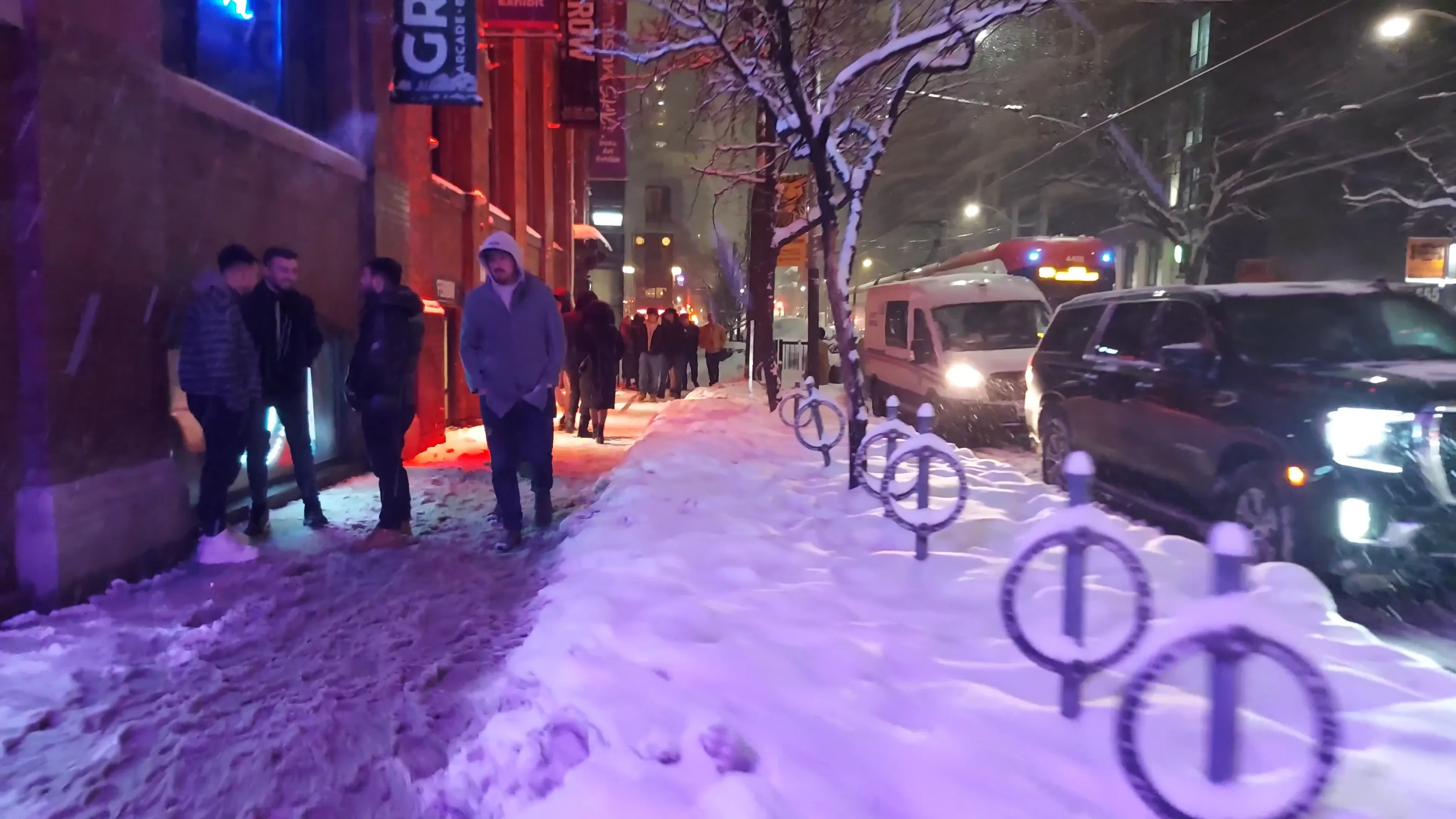 Snowy Nightlife Toronto Canada ��