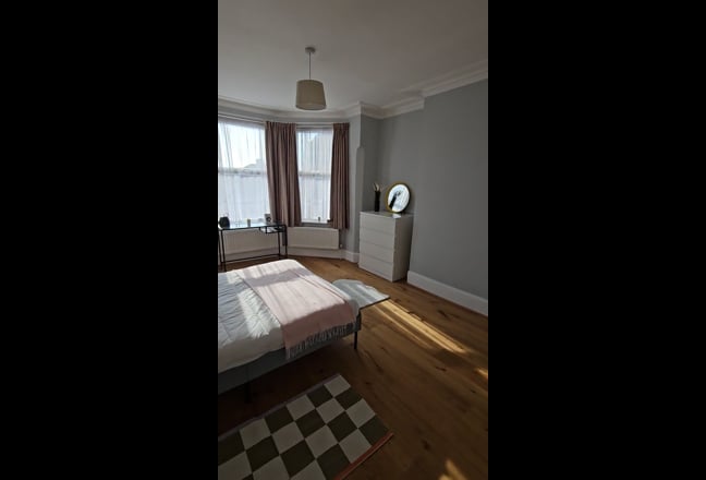 ☀️Bright and Spacious Room Willesden☀️ Main Photo