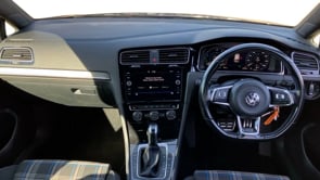 VOLKSWAGEN GOLF 2020 (20)