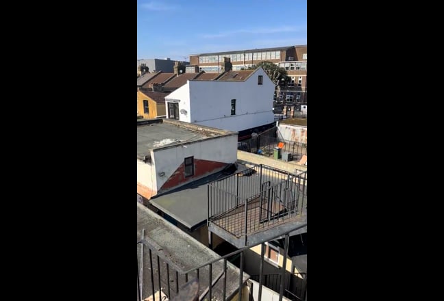Opposite East Ham Station Big Double Room Main Photo